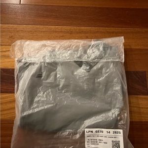 NWT Fabletics “The One 7” Shorts Lined”, Size L